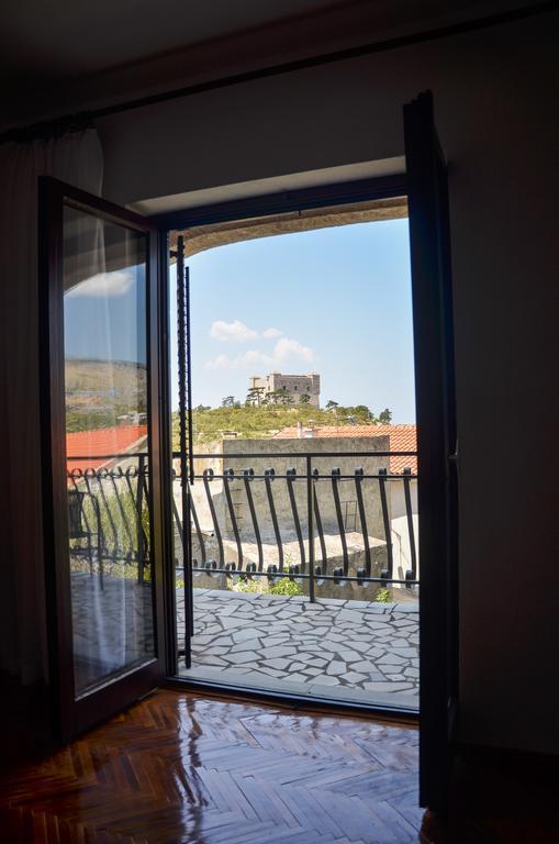 Apartments Nikola Senj  Eksteriør bilde
