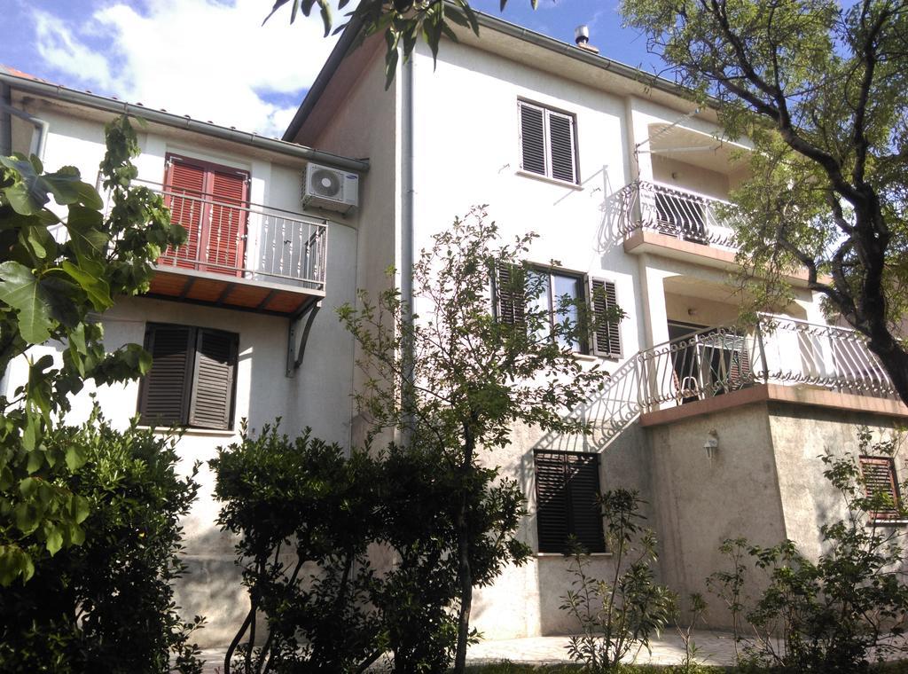 Apartments Nikola Senj  Eksteriør bilde