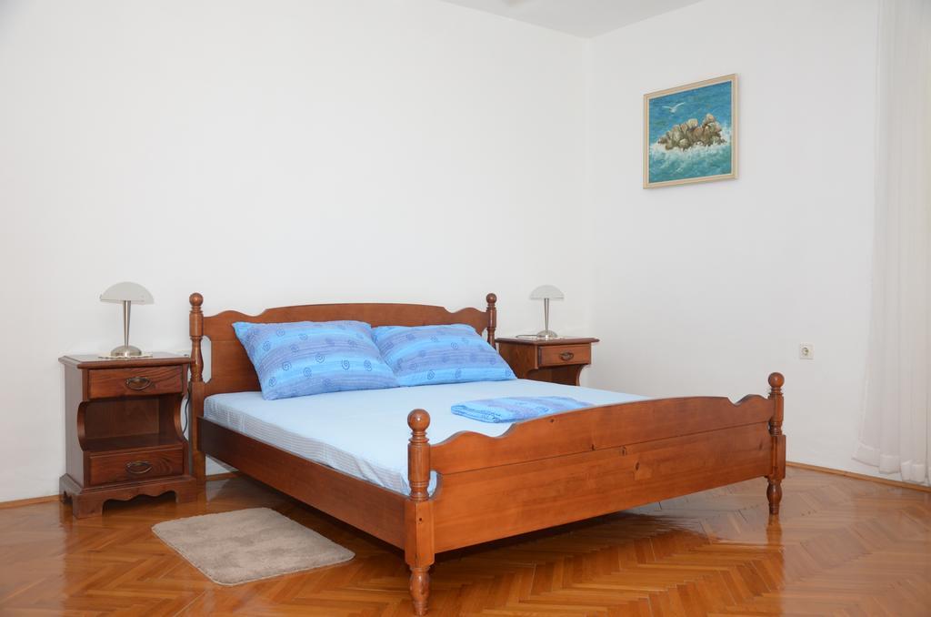 Apartments Nikola Senj  Eksteriør bilde