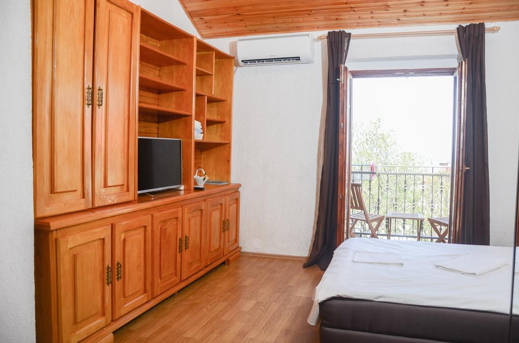 Apartments Nikola Senj  Eksteriør bilde